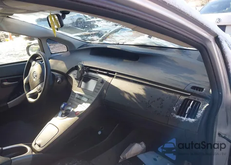 2014 Toyota Prius Three z USA, uszkodzony, nr VIN JTDKN3DU6E1809996